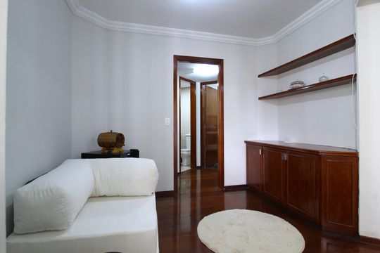 Sala de apartamento para alugar com 3 quartos, 120m² em Indianópolis, São Paulo