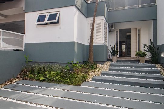 Fachada de casa para alugar com 3 quartos, 110m² em Hípica, Porto Alegre