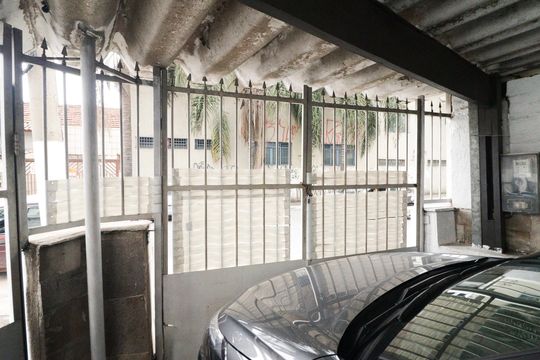 Garagem de casa para alugar com 2 quartos, 200m² em Carandiru, São Paulo