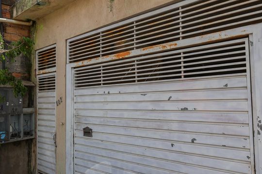 Fachada de casa à venda com 2 quartos, 150m² em Cidade Intercap, Taboão da Serra
