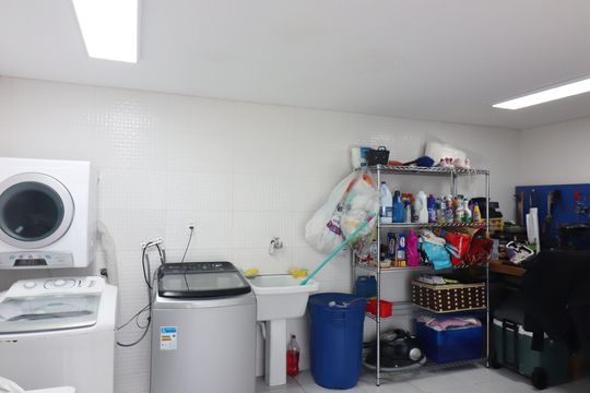Área de Serviço de casa à venda com 3 quartos, 430m² em Vila Mariza, São Bernardo do Campo