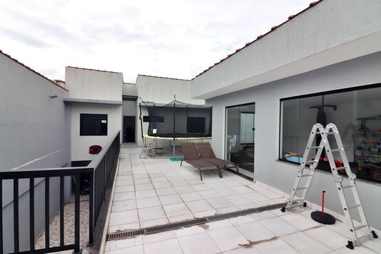 Quintal  de casa à venda com 3 quartos, 430m² em Vila Mariza, São Bernardo do Campo