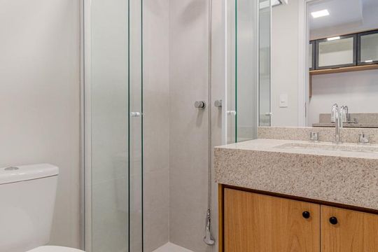 Banheiro de kitnet/studio à venda com 1 quarto, 26m² em Paraíso, São Paulo