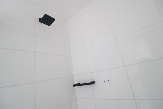 Banheiro de apartamento para alugar com 1 quarto, 35m² em Vila Baby, São Paulo