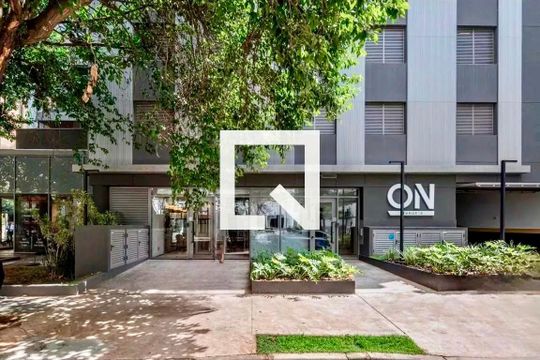 Fachada  de kitnet/studio para alugar com 1 quarto, 27m² em Moema, São Paulo