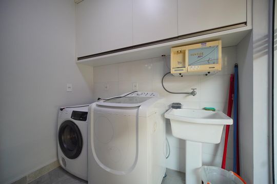 Área de Serviço de casa de condomínio para alugar com 3 quartos, 270m² em São João do Rio Vermelho, Florianópolis