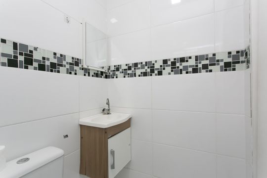 Banheiro de casa à venda com 1 quarto, 240m² em Jardim Lajeado, São Paulo