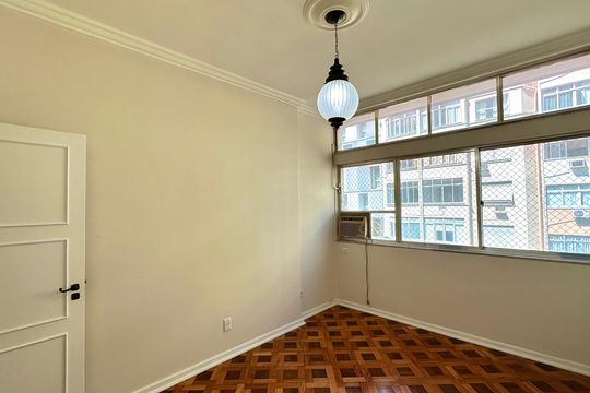 Quarto de apartamento à venda com 3 quartos, 135m² em Copacabana, Rio de Janeiro