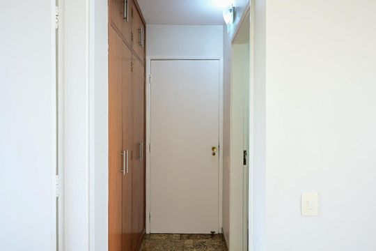 Corredor de apartamento à venda com 4 quartos, 140m² em Jardim Ampliacao, São Paulo