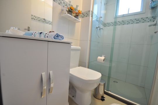 Banheiro Social de apartamento à venda com 1 quarto, 33m² em Vila Mazzei, São Paulo