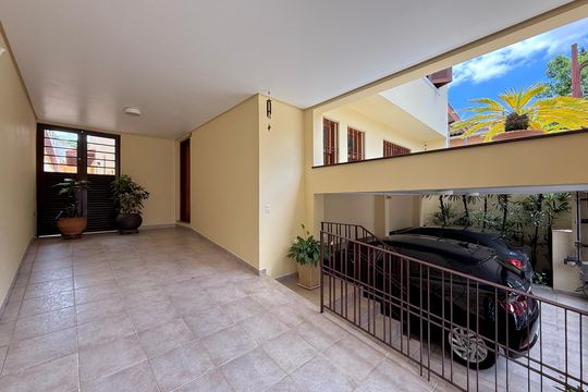 Garagem de casa à venda com 4 quartos, 329m² em Campo Belo, São Paulo