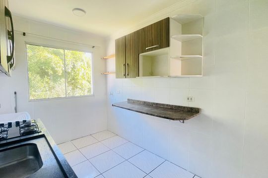 Cozinha de apartamento para alugar com 2 quartos, 45m² em Outeiro de Passárgada, Cotia