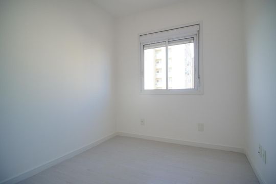 Quarto 1 de apartamento para alugar com 3 quartos, 65m² em Humaitá, Porto Alegre