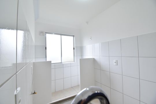 Cozinha de apartamento para alugar com 2 quartos, 47m² em Santa Cândida, Curitiba