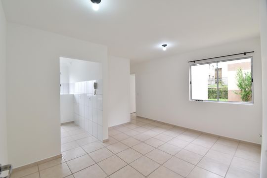 Sala de apartamento para alugar com 2 quartos, 47m² em Santa Cândida, Curitiba