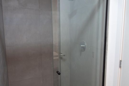 Banheiro de apartamento à venda com 1 quarto, 37m² em Pinheiros, São Paulo