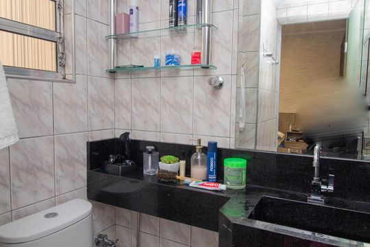 Banheiro da Suíte de casa à venda com 4 quartos, 187m² em Vila Portuguesa, São Paulo
