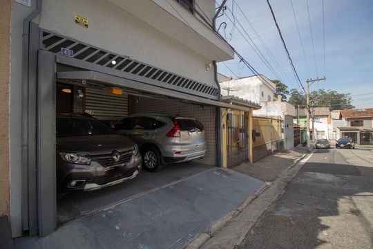 Garagem de casa à venda com 4 quartos, 187m² em Vila Portuguesa, São Paulo