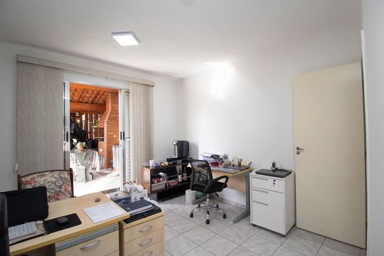 Quarto 3 de casa à venda com 4 quartos, 187m² em Vila Portuguesa, São Paulo