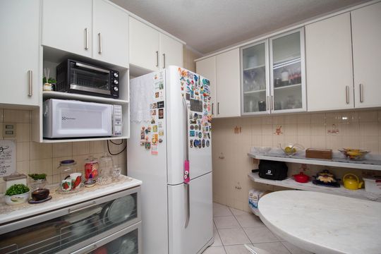 Cozinha de casa à venda com 4 quartos, 187m² em Vila Portuguesa, São Paulo