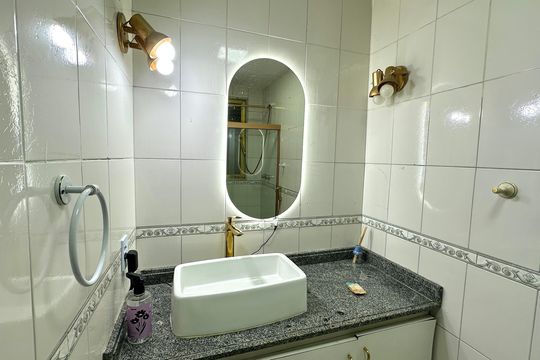 Banheiro da Suíte de apartamento para alugar com 3 quartos, 146m² em Copacabana, Rio de Janeiro