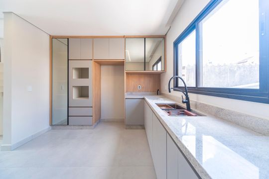 Cozinha de casa à venda com 2 quartos, 110m² em Jardim Santo Alberto, Santo André