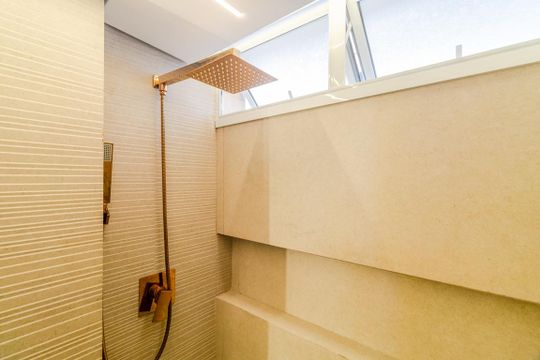 Banheiro Social de apartamento à venda com 3 quartos, 158m² em Cerqueira César, São Paulo