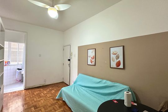 Sala de apartamento para alugar com 1 quarto, 39m² em Copacabana, Rio de Janeiro