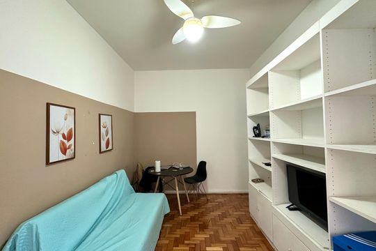 Sala de apartamento para alugar com 1 quarto, 39m² em Copacabana, Rio de Janeiro