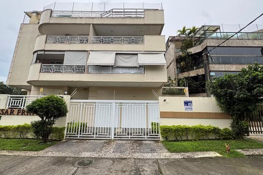 Placa de apartamento para alugar com 3 quartos, 114m² em Recreio dos Bandeirantes, Rio de Janeiro