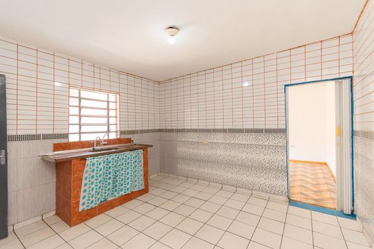 Cozinha de casa para alugar com 1 quarto, 40m² em Jardim Brasília (zona Leste), São Paulo