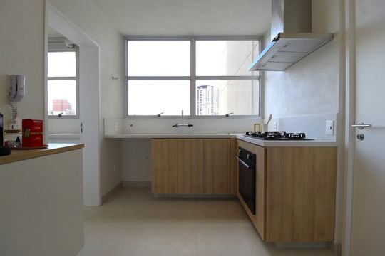 Cozinha de apartamento à venda com 2 quartos, 133m² em Itaim Bibi, São Paulo