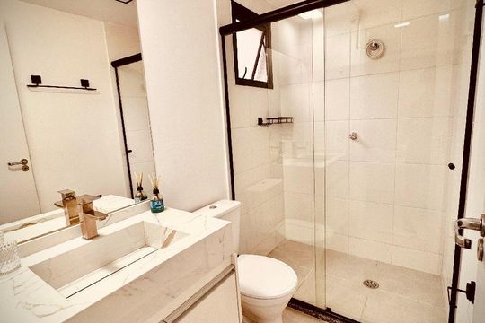 Banheiro de kitnet/studio à venda com 1 quarto, 26m² em Jardim das Acacias, São Paulo