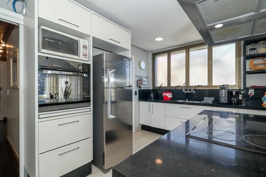 Cozinha de apartamento para alugar com 4 quartos, 210m² em Mont’serrat, Porto Alegre
