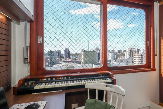 Quarto 1 de apartamento para alugar com 4 quartos, 210m² em Mont’serrat, Porto Alegre