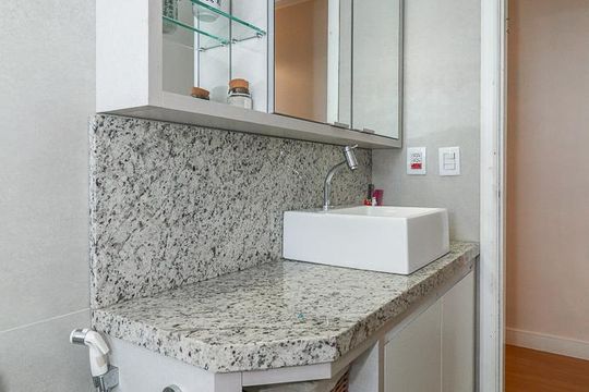 Banheiro Social de apartamento para alugar com 4 quartos, 210m² em Mont’serrat, Porto Alegre