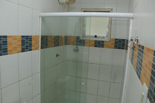 Banheiro de casa para alugar com 1 quarto, 43m² em Parque Horizonte, Nova Iguaçu