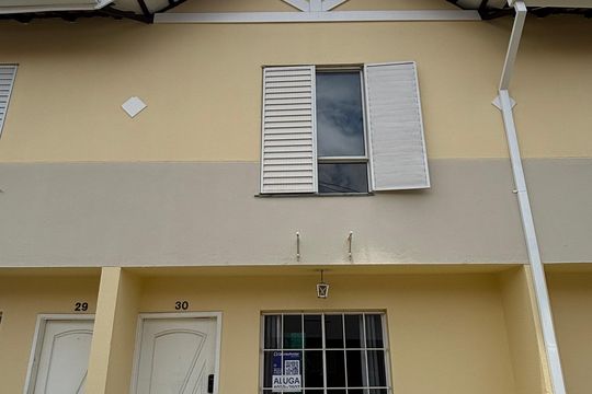 Fachada de casa de condomínio à venda com 2 quartos, 100m² em Vila Homero Thon, Santo André