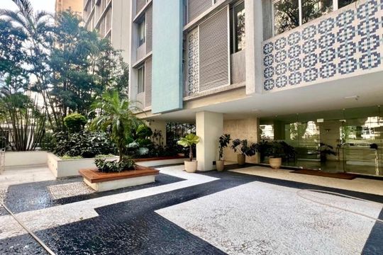 Entrada de apartamento à venda com 3 quartos, 130m² em Jardins, São Paulo