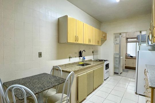 Cozinha de apartamento à venda com 3 quartos, 130m² em Jardins, São Paulo