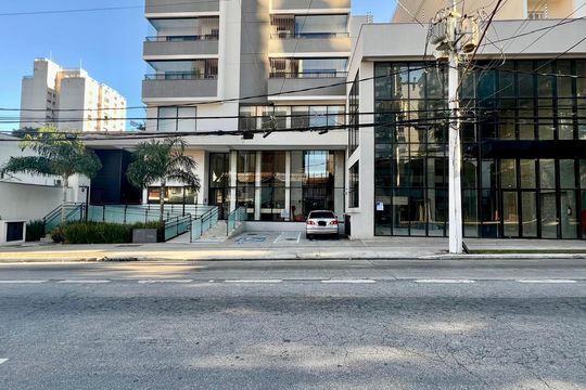 Fachada de kitnet/studio para alugar com 1 quarto, 25m² em Pinheiros, São Paulo