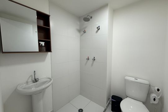 Banheiro social de apartamento à venda com 1 quarto, 26m² em Campos Elíseos, São Paulo