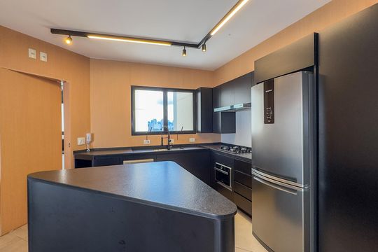 Cozinha de apartamento à venda com 2 quartos, 124m² em Brooklin, São Paulo