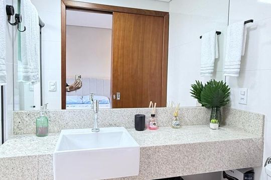Banheiro da Suíte de apartamento à venda com 2 quartos, 55m² em Lourdes, Belo Horizonte