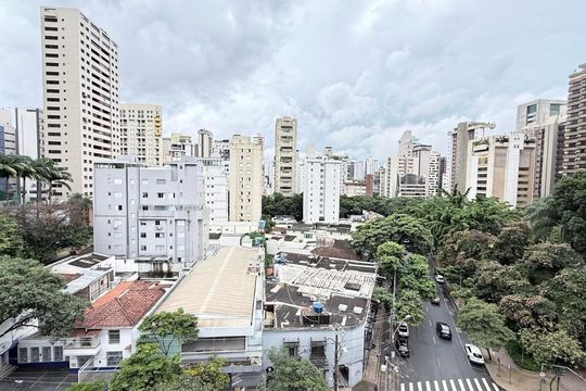 Vista do Quarto de apartamento à venda com 2 quartos, 55m² em Lourdes, Belo Horizonte