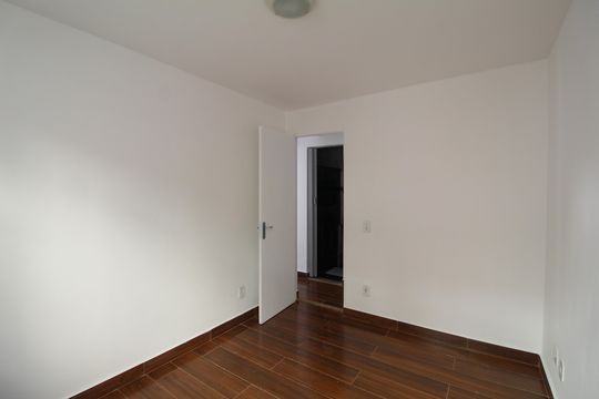 Quarto 1 de apartamento à venda com 2 quartos, 56m² em Anil, Rio de Janeiro
