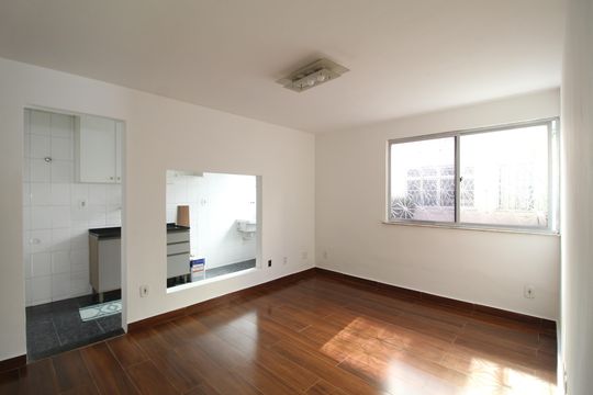 Sala de apartamento à venda com 2 quartos, 56m² em Anil, Rio de Janeiro