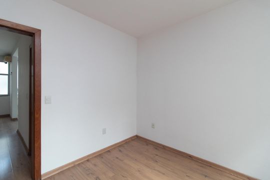 Quarto 2 de apartamento para alugar com 2 quartos, 56m² em Cidade Baixa, Porto Alegre