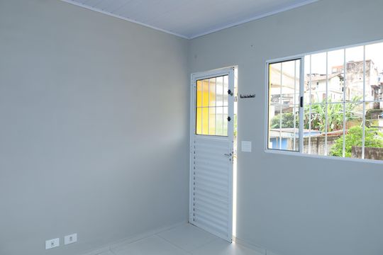 Casa para alugar com 2 quartos, 70m² em Vila Santa Teresinha, São Paulo