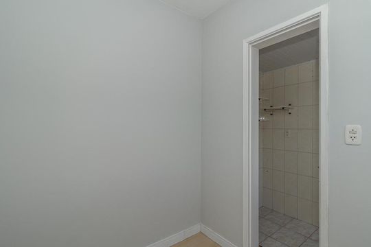 Quarto de Serviço de apartamento à venda com 3 quartos, 78m² em Higienópolis, Porto Alegre
